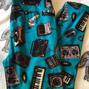 LuLaRoe Teal Music Leggings OS